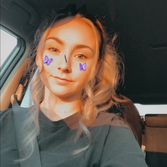 Meet your Posher, Jess - Picture 1 of 4